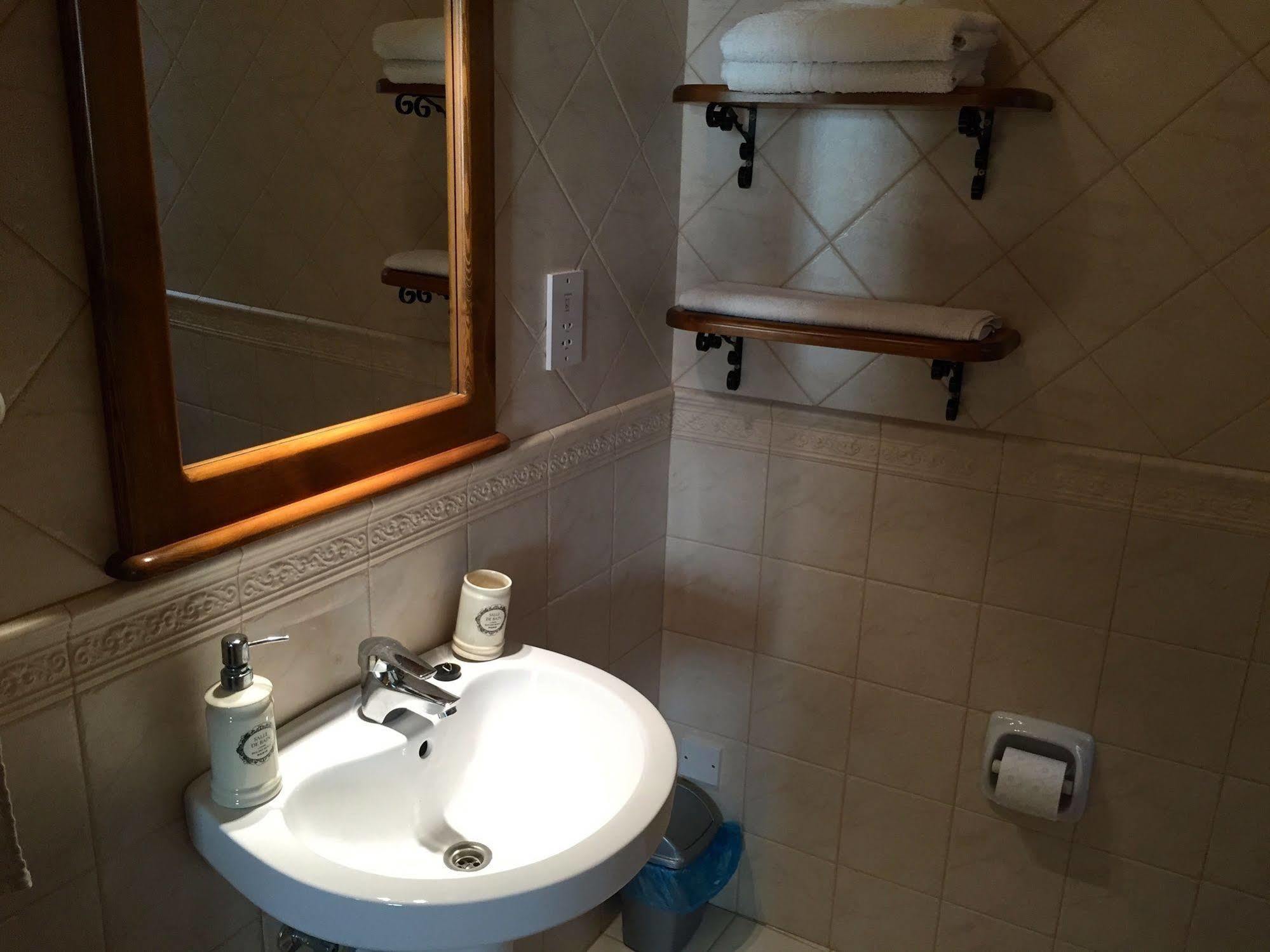Ellie Boo Bed & Breakfast Victoria Ngoại thất bức ảnh