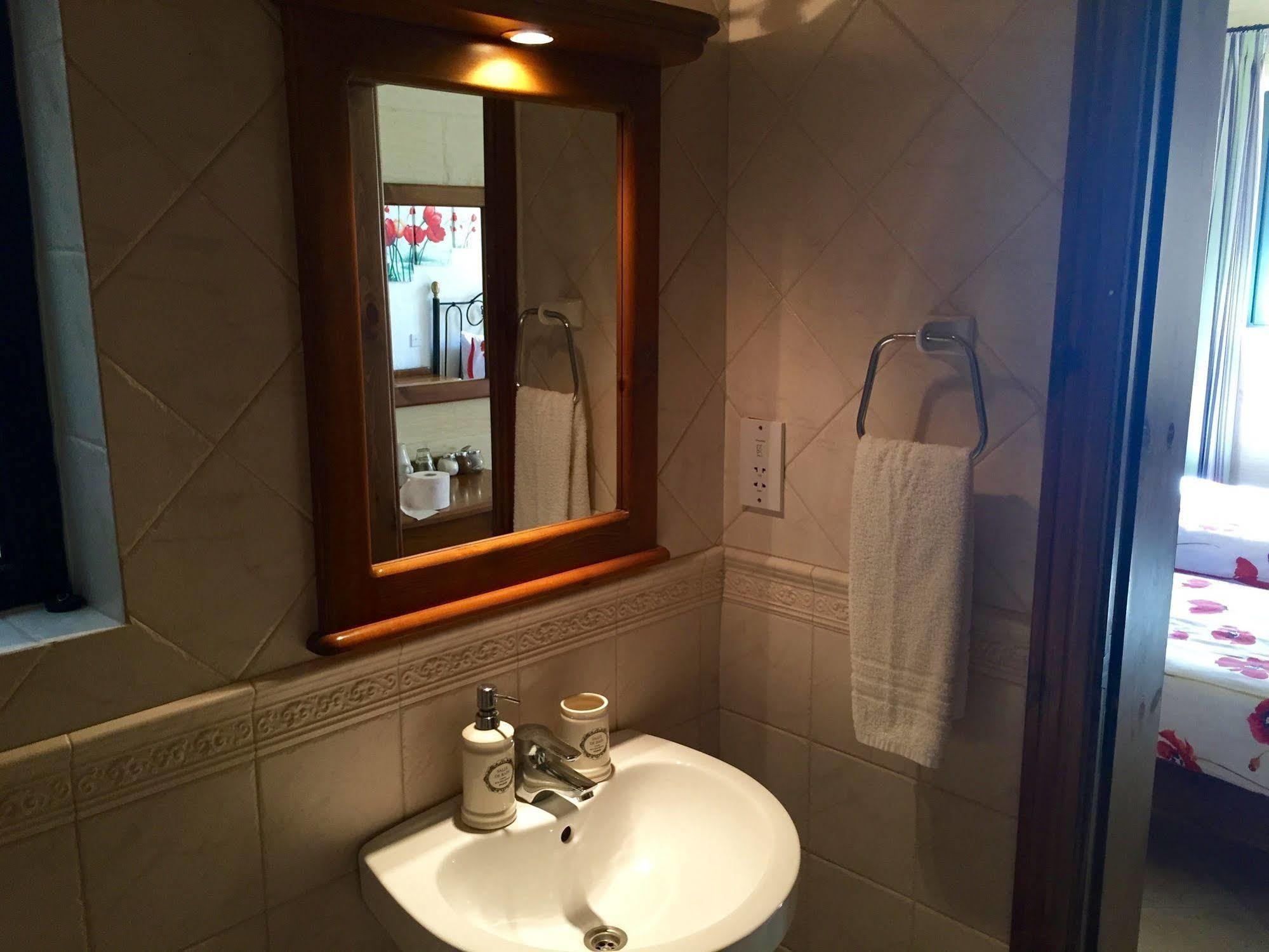 Ellie Boo Bed & Breakfast Victoria Ngoại thất bức ảnh