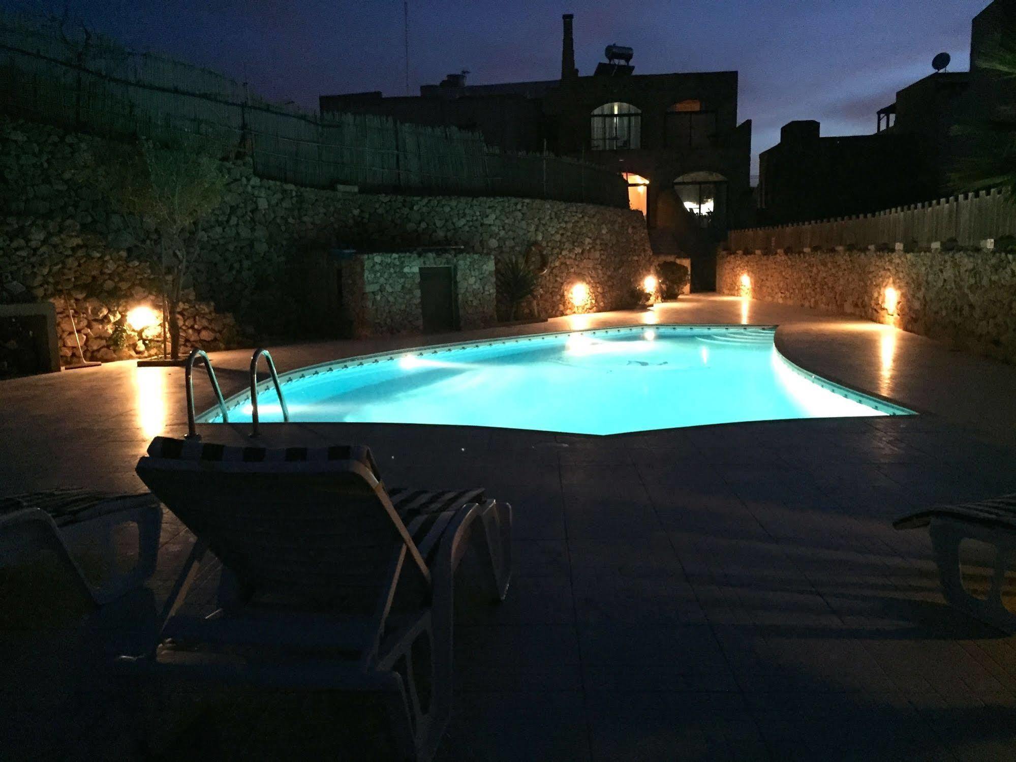 Ellie Boo Bed & Breakfast Victoria Ngoại thất bức ảnh